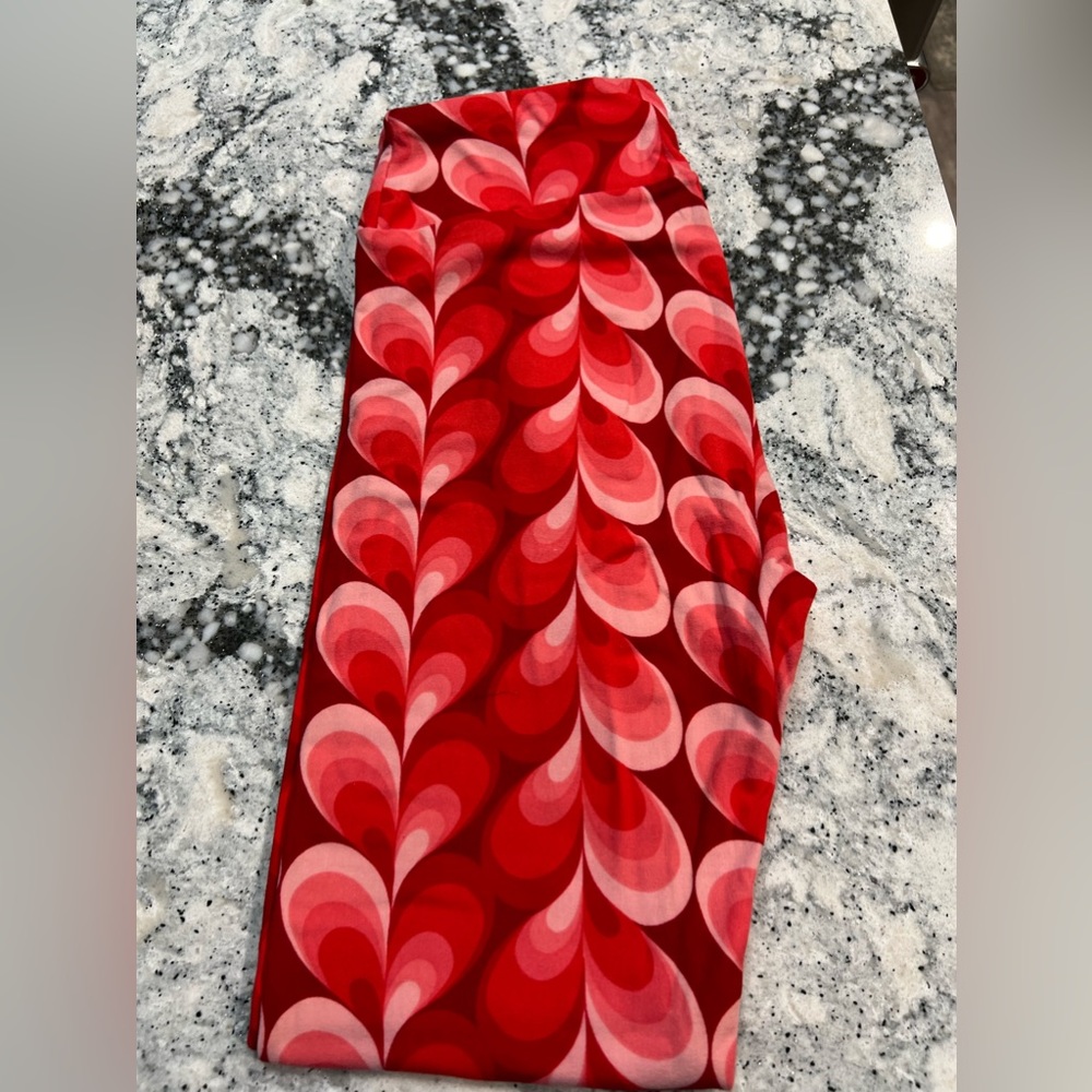 LuLaRoe Valentines Legg Size OS